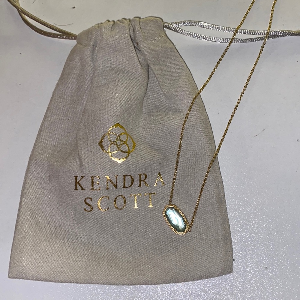 perfect condition elisa kendra scott necklace